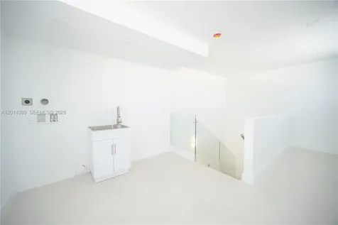 10381 NW 67th Terrace Doral FL 33178