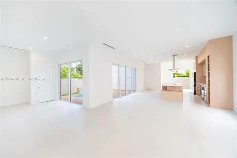 10381 NW 67th Terrace Doral FL 33178