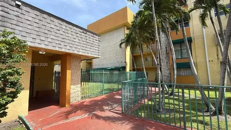 606 W 81st Street Hialeah FL 33014