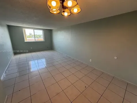 606 W 81st Street Hialeah FL 33014
