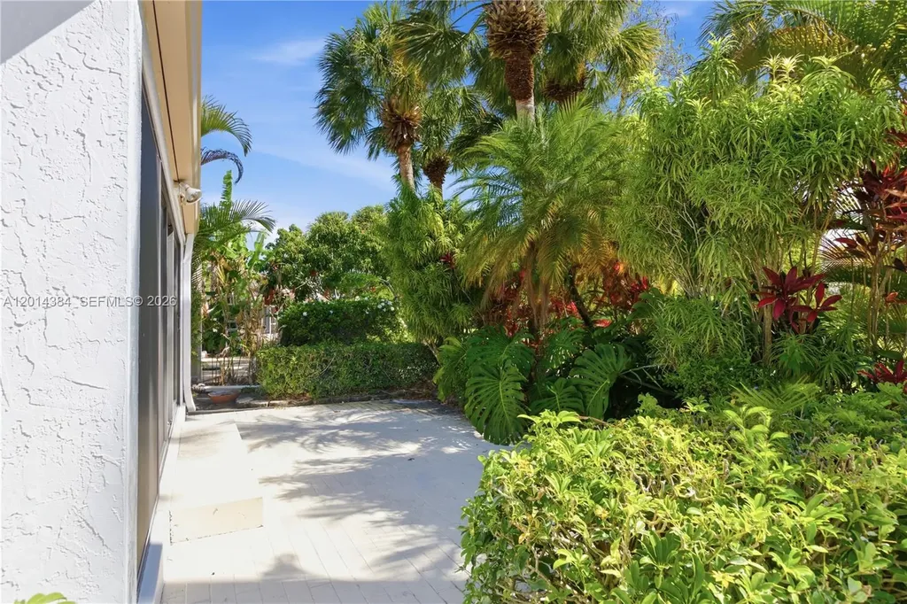 4690 S Fountains Drive S Lake Worth FL 33467