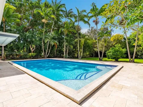 11800 SW 77th Avenue Pinecrest FL 33156