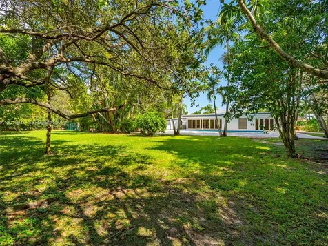 11800 SW 77th Avenue Pinecrest FL 33156