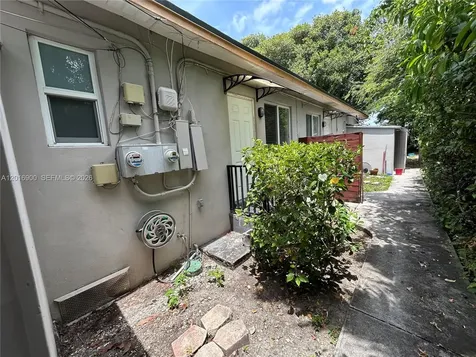 2843 SW 37th Court Miami FL 33134
