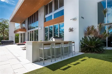 400 Tamarind Drive Hallandale Beach FL 33009