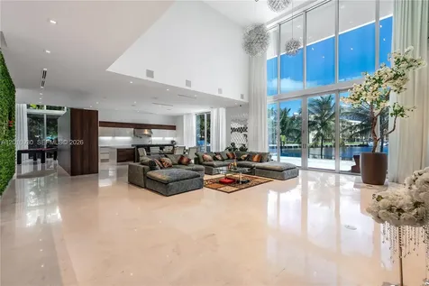 400 Tamarind Drive Hallandale Beach FL 33009