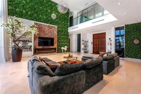400 Tamarind Drive Hallandale Beach FL 33009