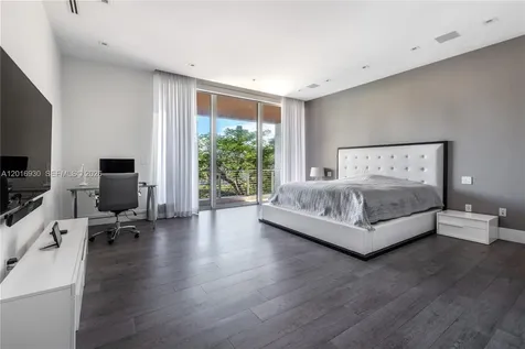 400 Tamarind Drive Hallandale Beach FL 33009