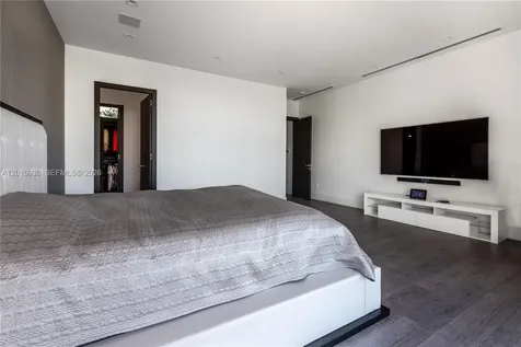 400 Tamarind Drive Hallandale Beach FL 33009