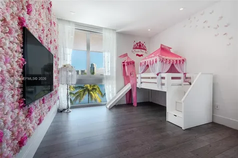 400 Tamarind Drive Hallandale Beach FL 33009