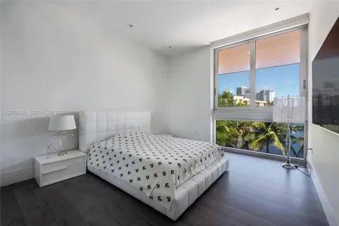 400 Tamarind Drive Hallandale Beach FL 33009