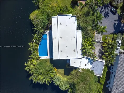 400 Tamarind Drive Hallandale Beach FL 33009