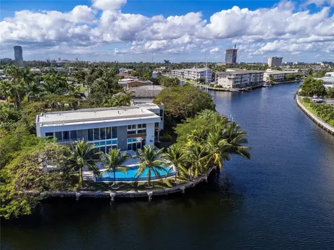 400 Tamarind Drive Hallandale Beach FL 33009