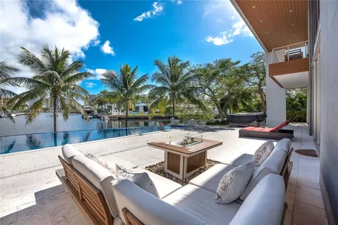 400 Tamarind Drive Hallandale Beach FL 33009