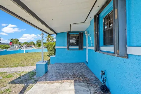 2400 NW 181st Terrace Miami Gardens FL 33056