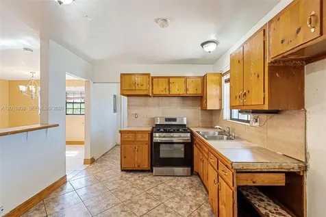 2400 NW 181st Terrace Miami Gardens FL 33056