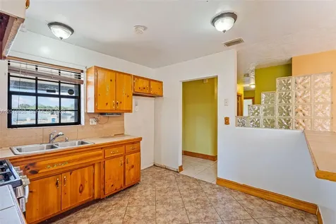 2400 NW 181st Terrace Miami Gardens FL 33056