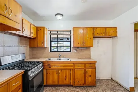 2400 NW 181st Terrace Miami Gardens FL 33056