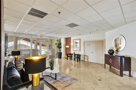 6422 Collins Avenue Miami Beach FL 33141