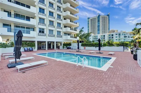 6422 Collins Avenue Miami Beach FL 33141