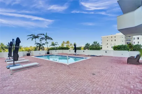 6422 Collins Avenue Miami Beach FL 33141