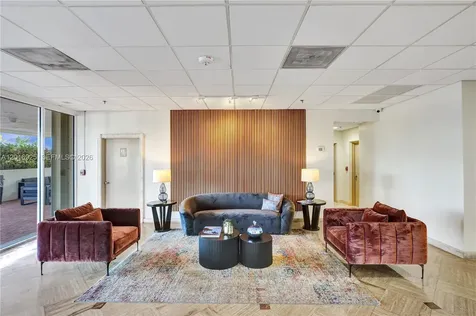6422 Collins Avenue Miami Beach FL 33141