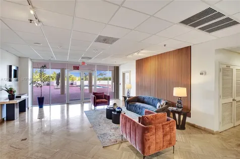 6422 Collins Avenue Miami Beach FL 33141