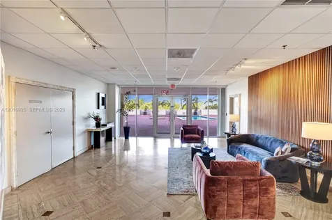 6422 Collins Avenue Miami Beach FL 33141