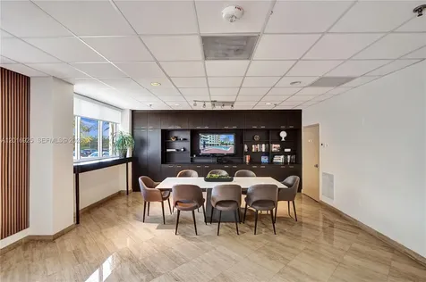6422 Collins Avenue Miami Beach FL 33141