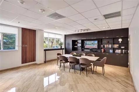 6422 Collins Avenue Miami Beach FL 33141