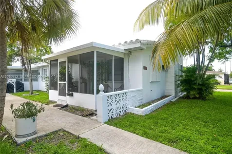 1716 N 16th Court Hollywood FL 33020