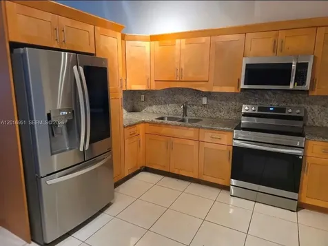 7692 NW 178th Terrace Hialeah FL 33015