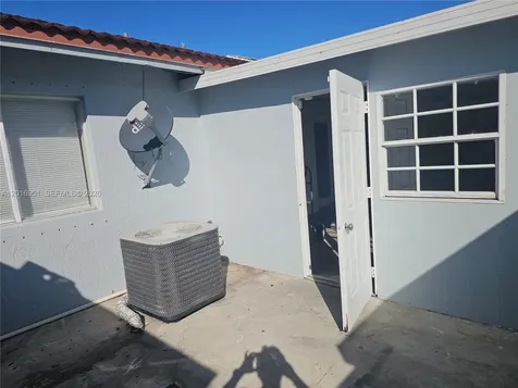 7692 NW 178th Terrace Hialeah FL 33015
