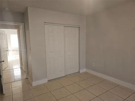 7692 NW 178th Terrace Hialeah FL 33015