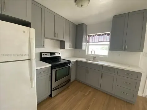 7011 Pembroke Road Pembroke Pines FL 33023
