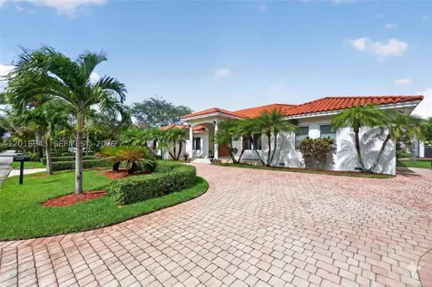 18461 SW 83rd Avenue Cutler Bay FL 33157