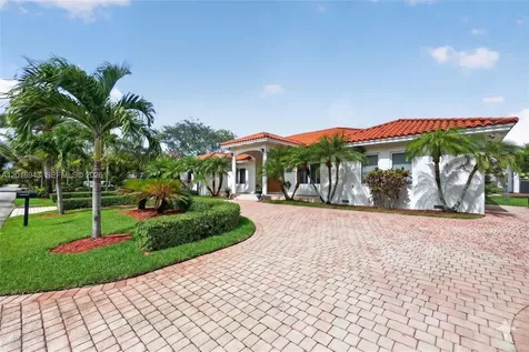 18461 SW 83rd Avenue Cutler Bay FL 33157
