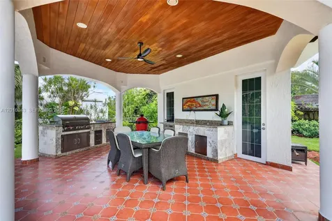 18461 SW 83rd Avenue Cutler Bay FL 33157