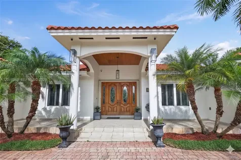 18461 SW 83rd Avenue Cutler Bay FL 33157