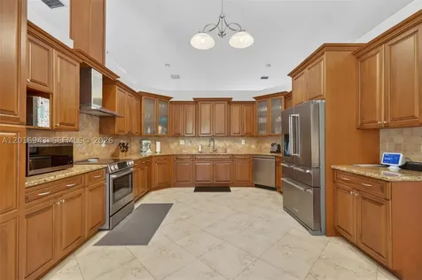 18461 SW 83rd Avenue Cutler Bay FL 33157