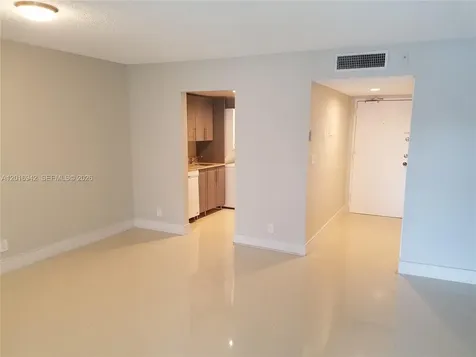 220 Lakeview Drive Weston FL 33326