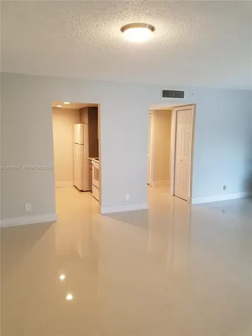 220 Lakeview Drive Weston FL 33326