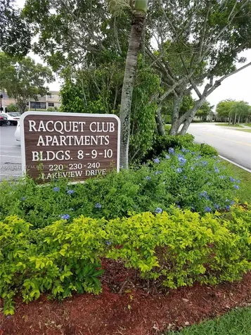 220 Lakeview Drive Weston FL 33326