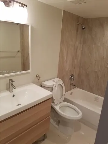 220 Lakeview Drive Weston FL 33326