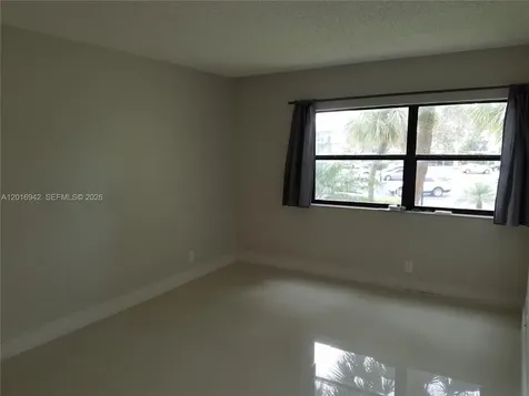 220 Lakeview Drive Weston FL 33326