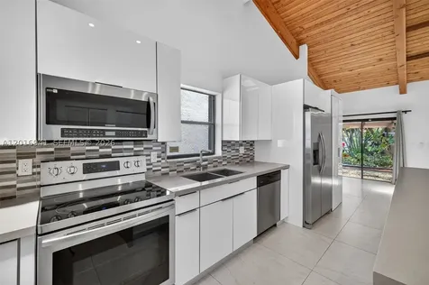 2619 S Parkview Drive Hallandale Beach FL 33009