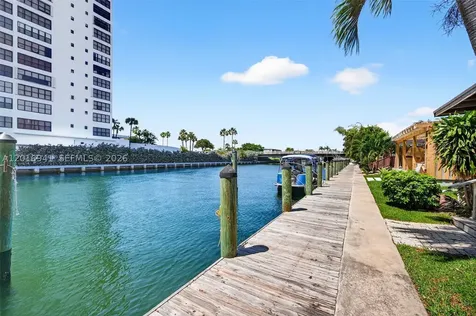 2619 S Parkview Drive Hallandale Beach FL 33009