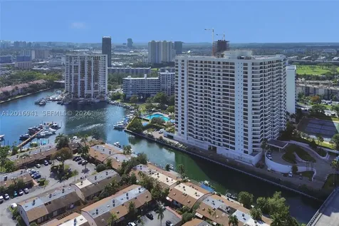 2619 S Parkview Drive Hallandale Beach FL 33009