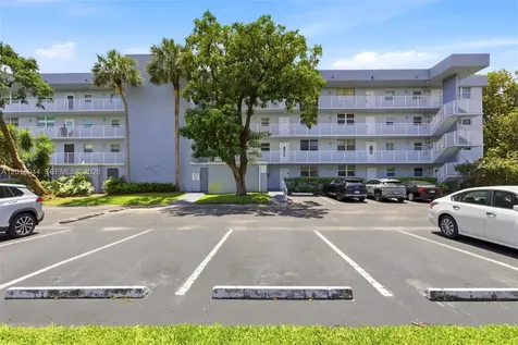 111 Royal Park Drive Oakland Park FL 33309