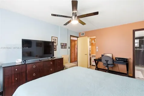 111 Royal Park Drive Oakland Park FL 33309